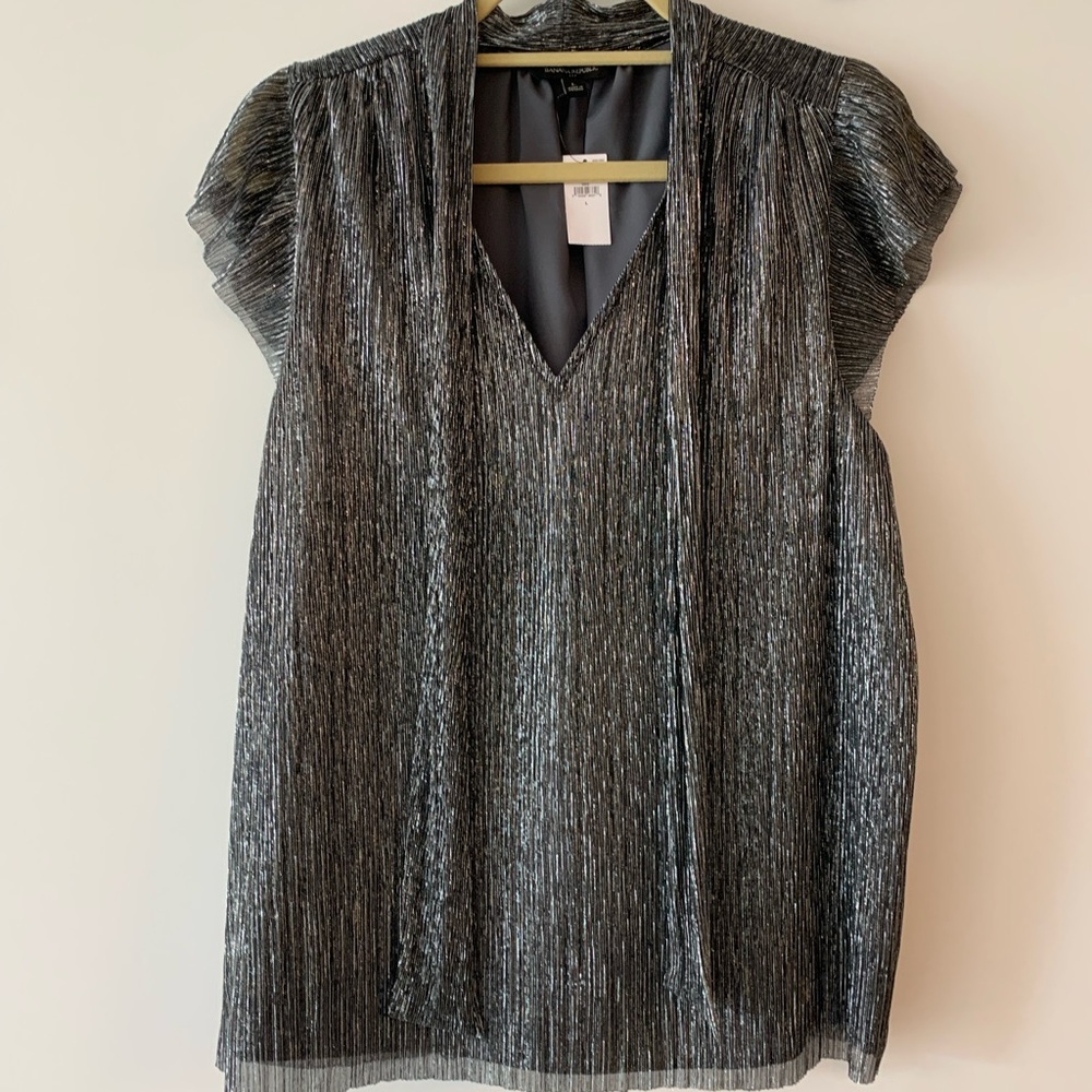 Banana Republic Factory Metallic Flutter Sleeve Top. Size Large